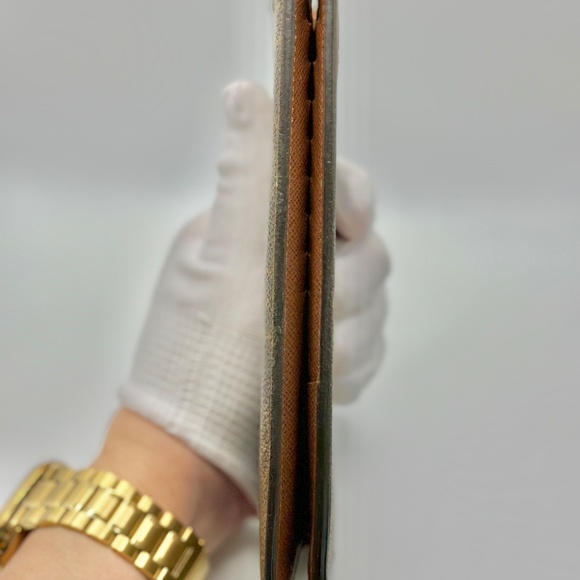 Louis Vuitton Monogram Brazza Wallet Unisex - Picture 9 of 12